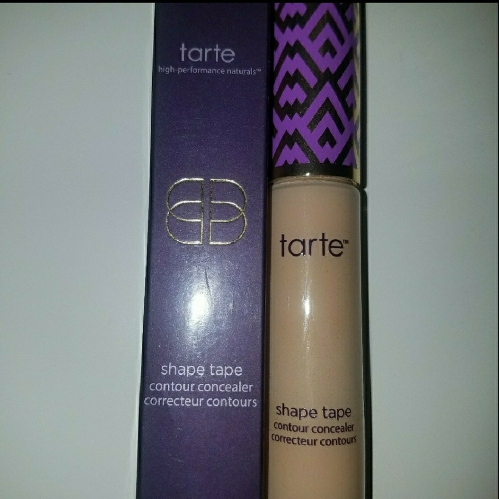 Tarte S.T concealer & makeup bag